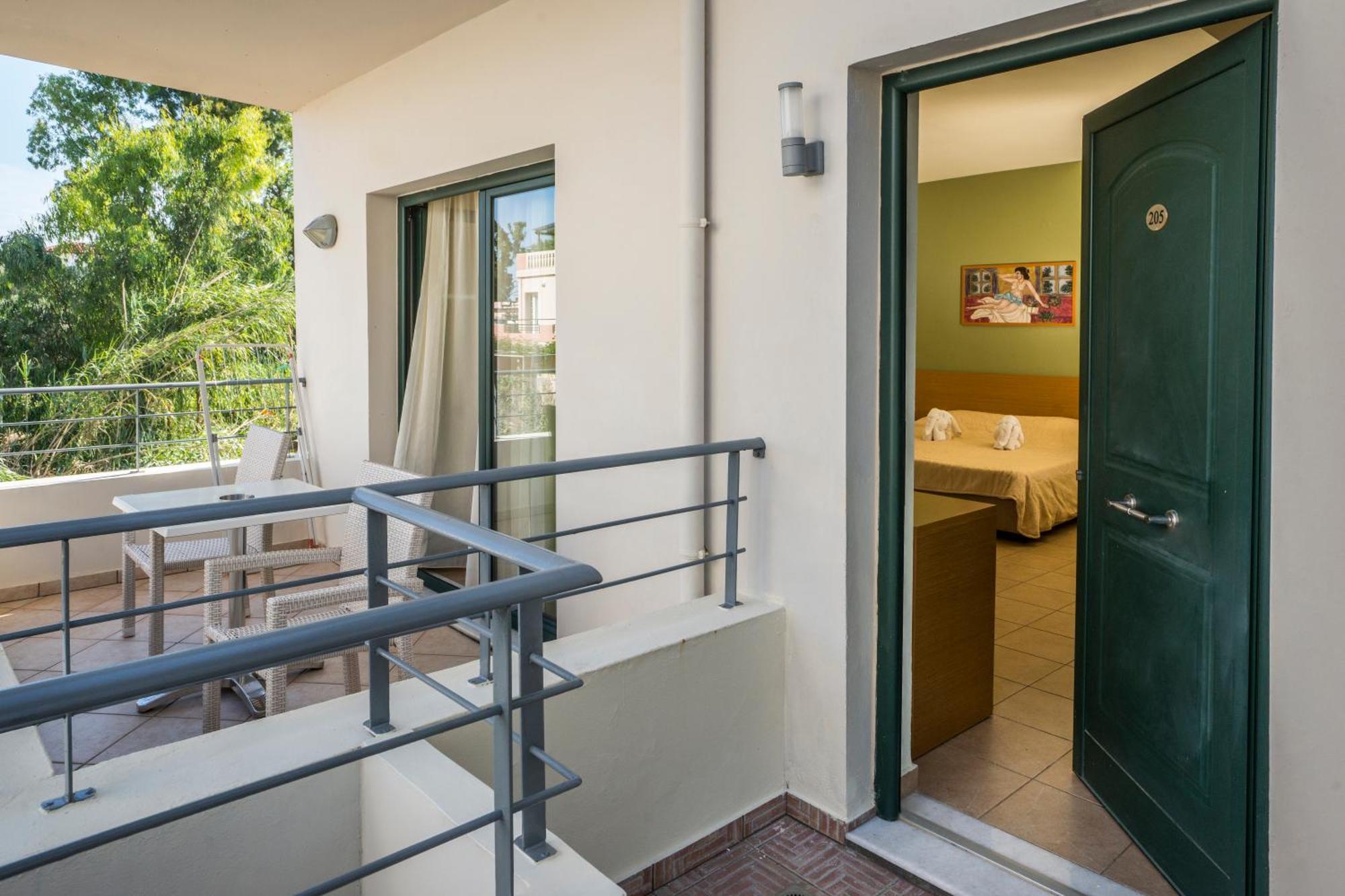Athina Beach Hotel Kato Daratso Bilik gambar